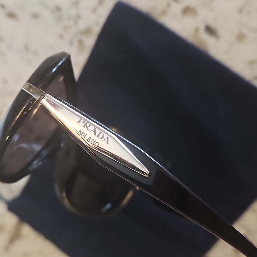 Prada Black Polarized Sunglasses with Full Inclusion - Picture 4 of 11